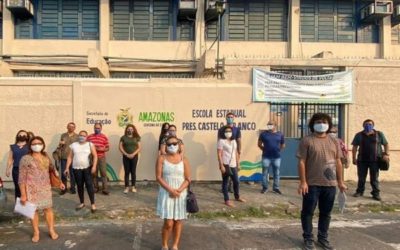 Rumo à greve: em Manaus, trabalhadores da educação protestam contra aula presencial