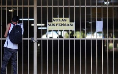Apesar dos riscos, governos do RS e de SP insistem na volta às aulas presenciais