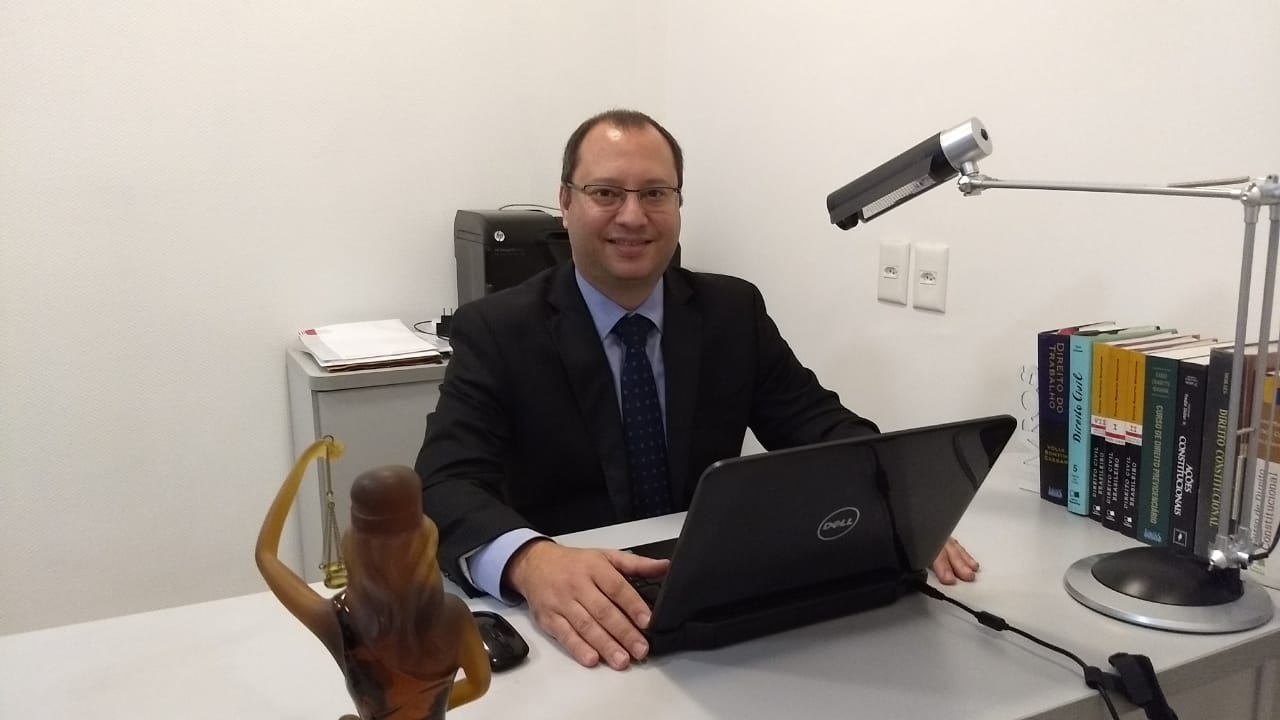 Dr. Fábio Diniz, advogado e coordenador jurídico do Sinpro Macaé e Região.